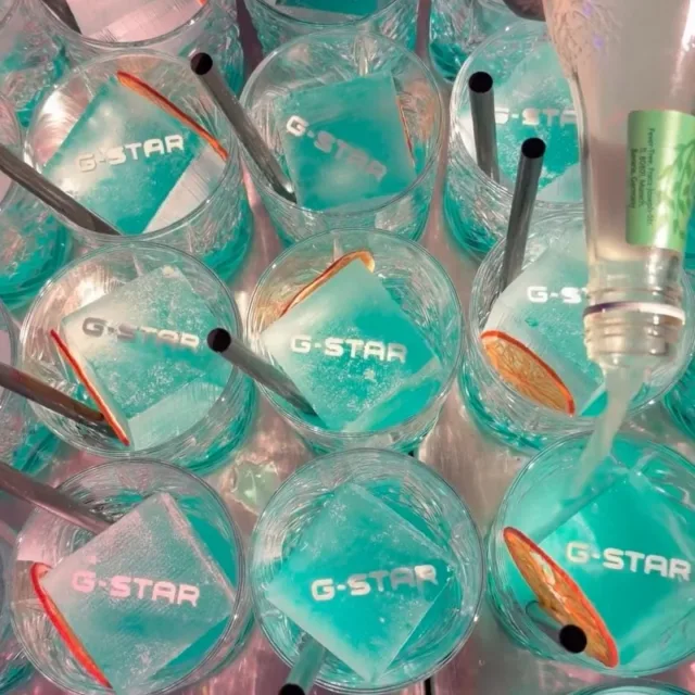 Gegraveerd logo